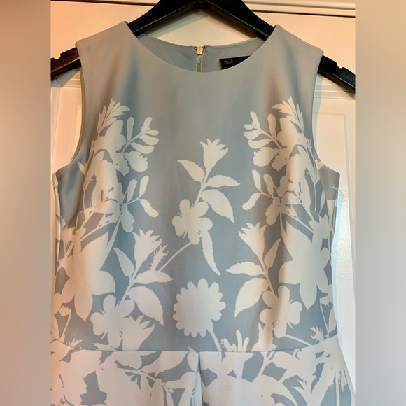 NWOT O’ SO CUTE “JUST TAYLOR” DRESS. SIDE SLIT POCKET ON EA SIDE. SLEEVELESS. - Picture 3 of 9